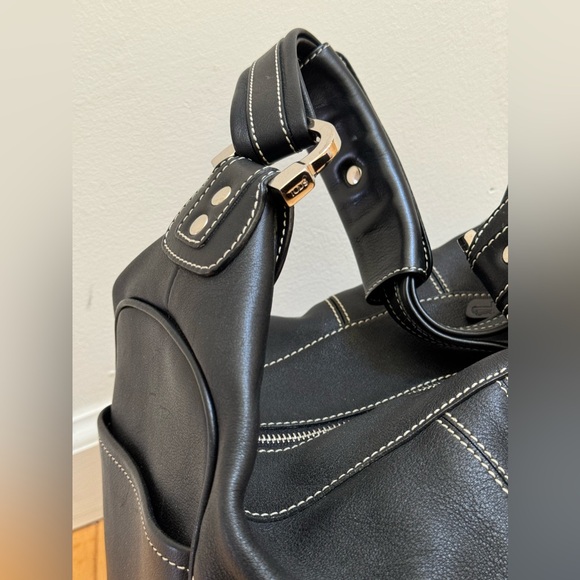 Tod’s traditional Italian 1 strap leather shoulder tote zip top handbag classic - Picture 13 of 15